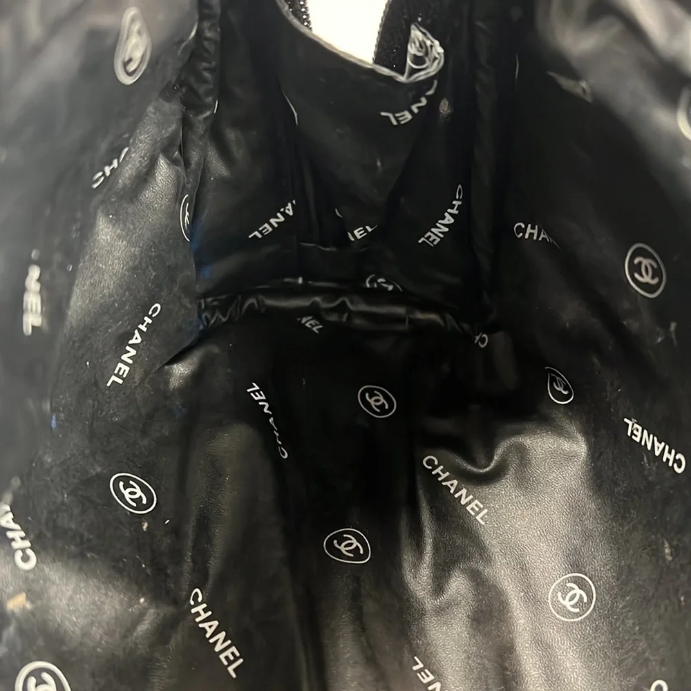 CHANEL Parfums Black Velvet Zip Clutch Pouch Cosmetics Bag